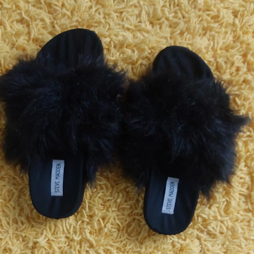 Steve Madden Black Furry Slides